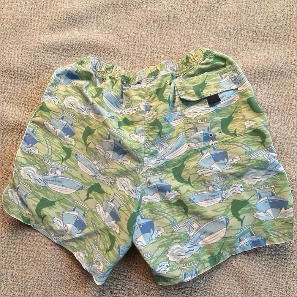 Vineyard Vines Swim Trunks Men's‎ Medium Green Boat Marlin Print Polyester